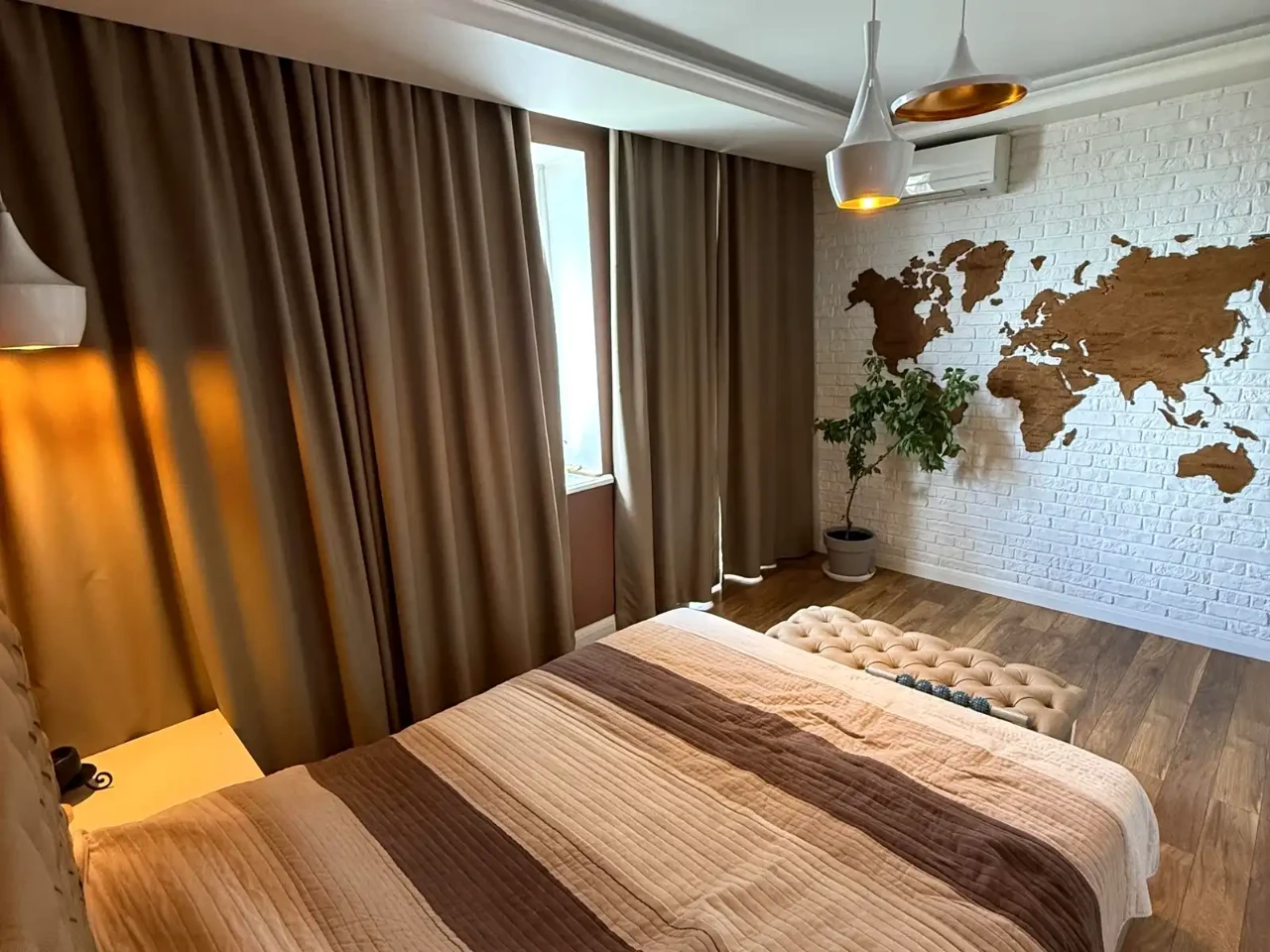 3-room apartment for sale, 118 m² on the 26th floor.