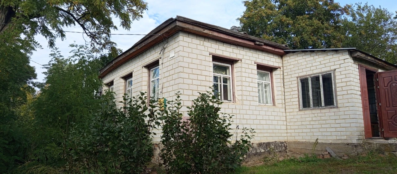 For Sale House in the village of Telepine