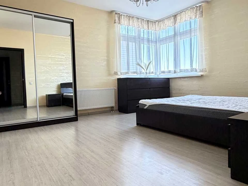 Apartment. Dragomannova st., Kyiv