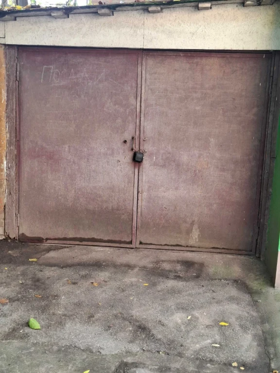 Garage for sale in the city center!