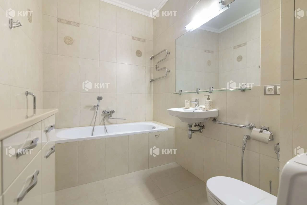 Apartment for Sale, Kharkiv, Pavlov Pole, 105 m²