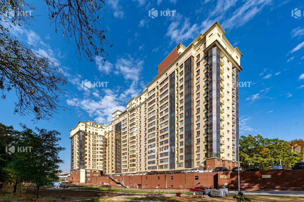 Apartment for Sale, Kharkiv, Sokilnyk, 137 m²