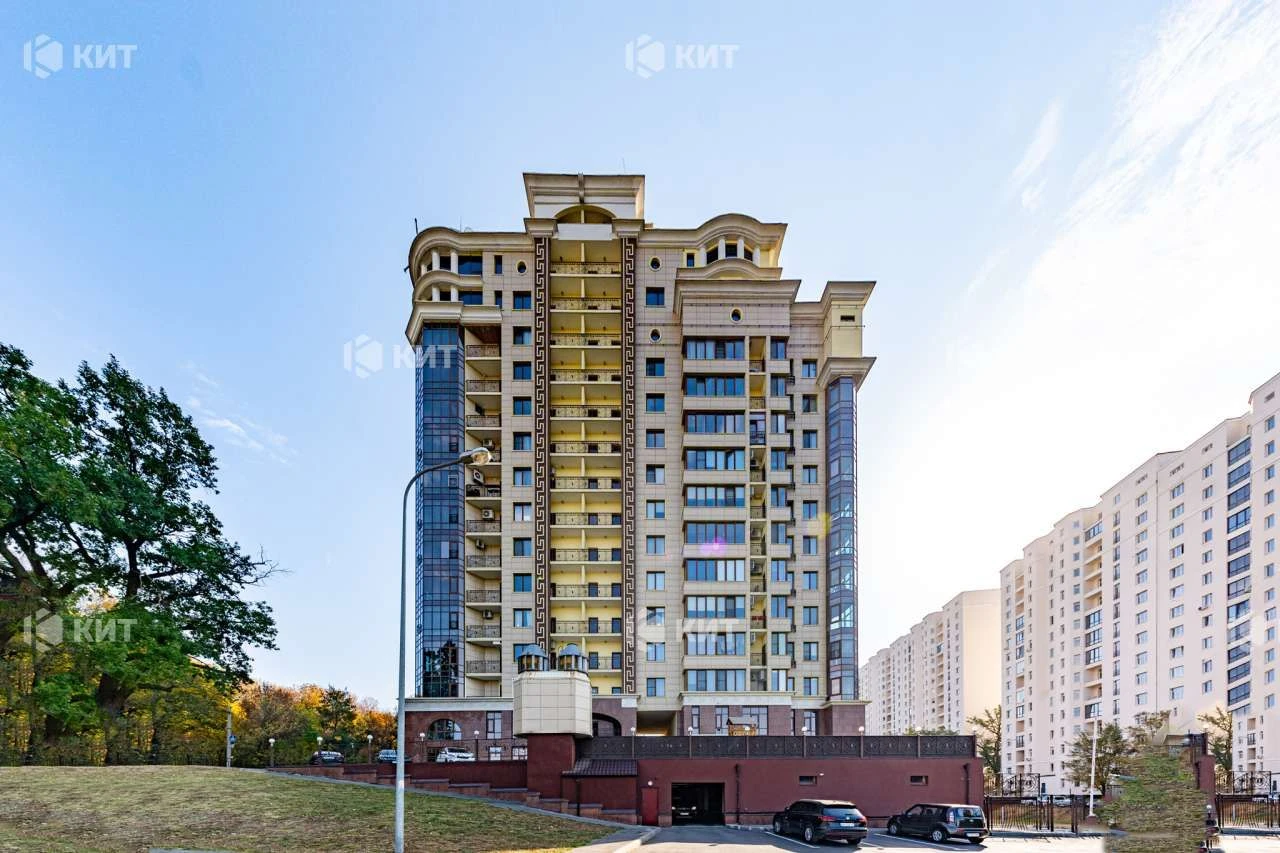 Apartment for Sale, Kharkiv, Sokilnyk, 137 m²