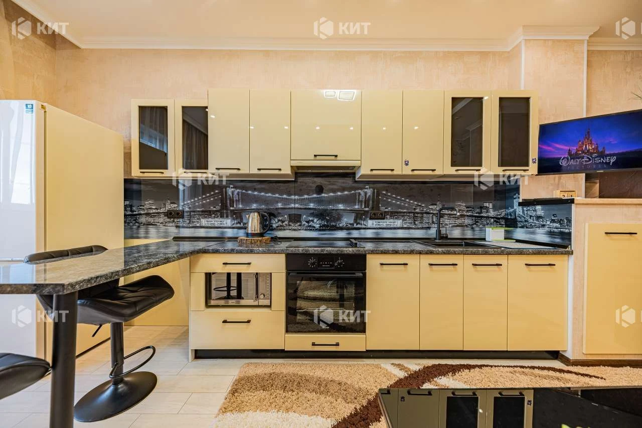 Apartment for Sale, Kharkiv, Pavlov Pole, 72 m²
