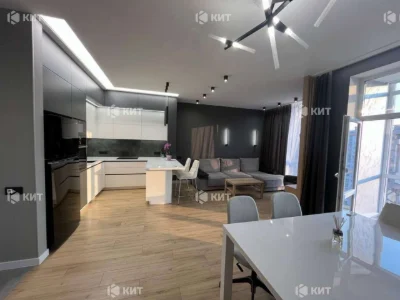 Apartment for Sale: Kharkiv, Klochkovska, 170 sq m