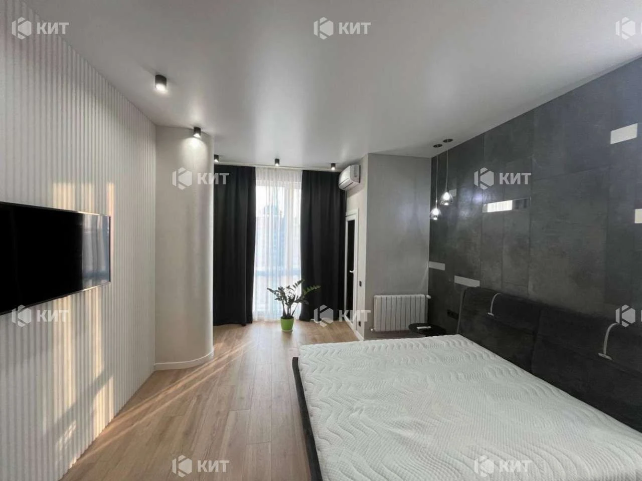 Apartment for Sale: Kharkiv, Klochkovska, 170 sq m