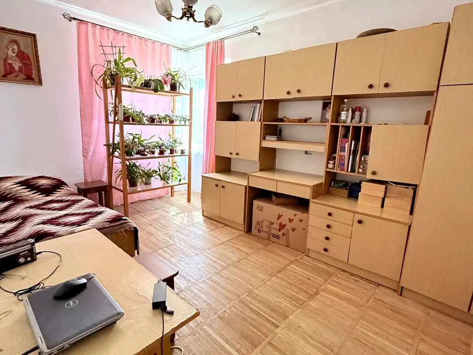Квартира. Львов, ул. ()