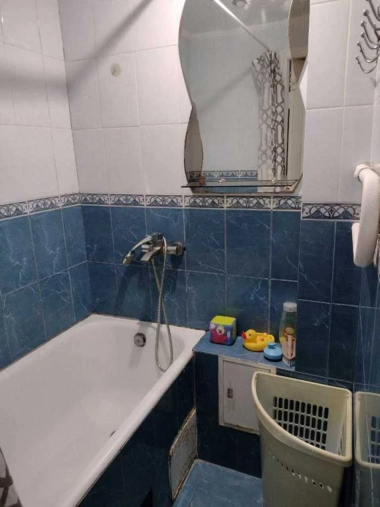 Продается двухкомнатная квартира (45 м²) в Киеве, Деснянский район