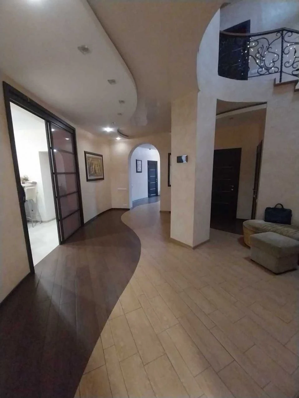 For Sale: 5 Bedrooms, 265 m² in Kyiv, Holosiiv, Chapayevka