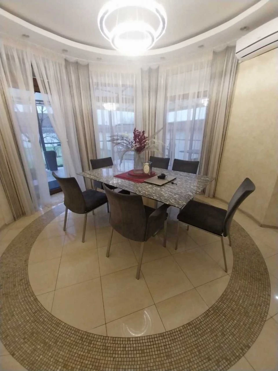 For Sale: 5 Bedrooms, 265 m² in Kyiv, Holosiiv, Chapayevka