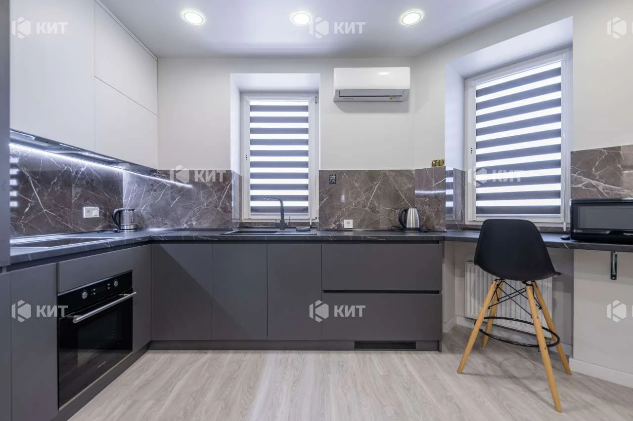 Apartment for Sale, Kharkiv, Sokilniki, 100 m²