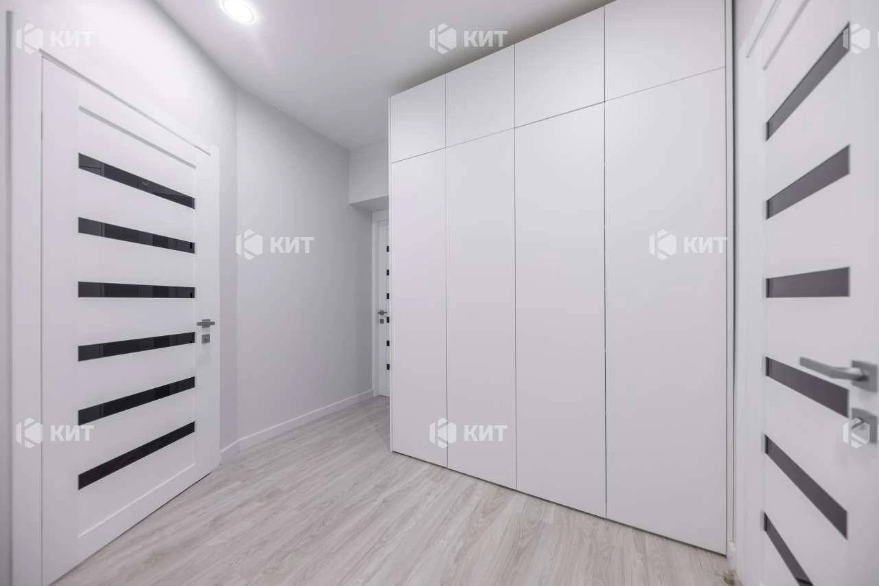 Apartment for Sale, Kharkiv, Sokilniki, 100 m²