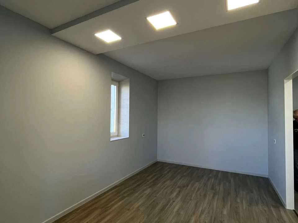 Apartment. Chernivtsi, Main Street