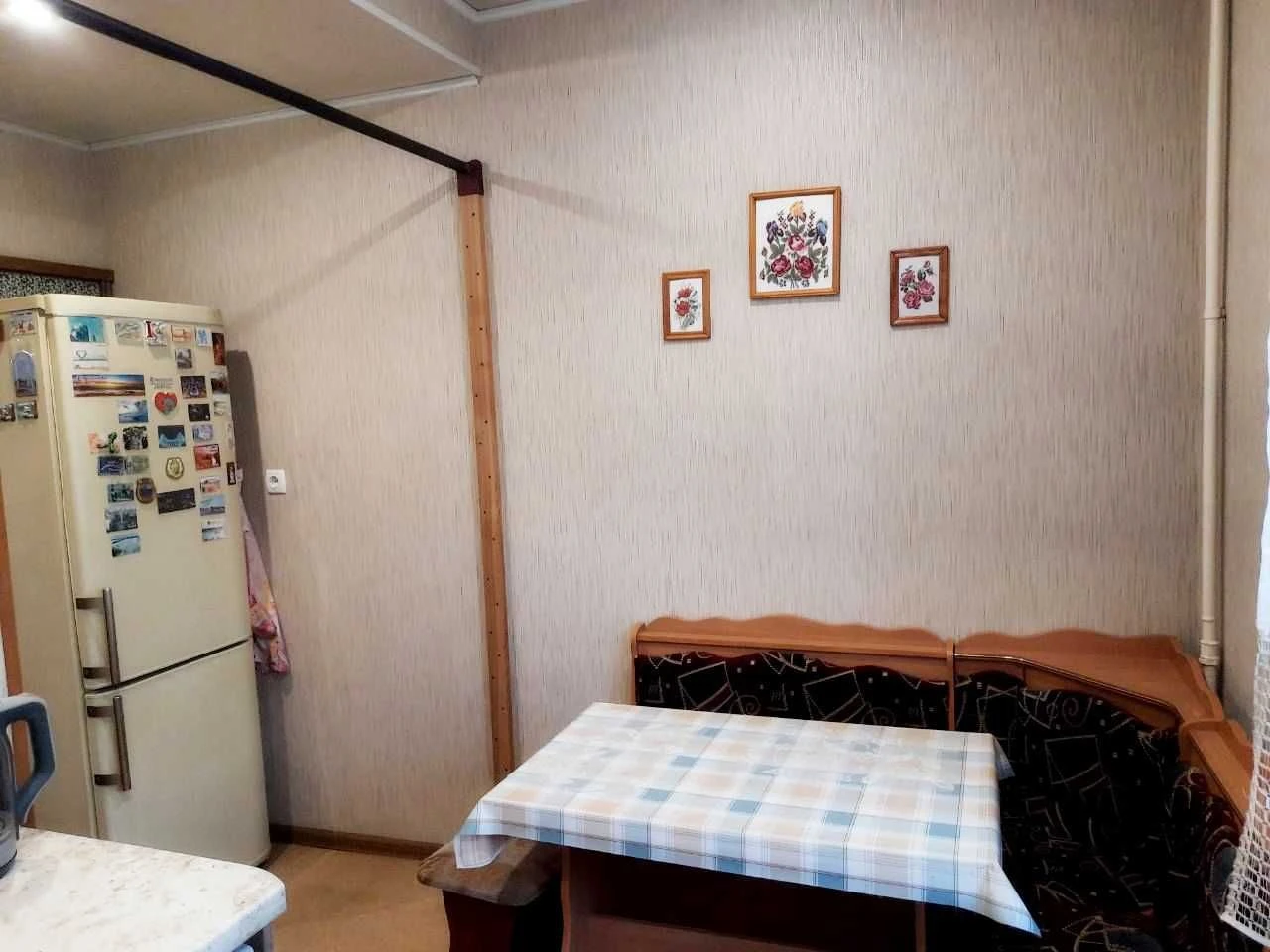 Selling 2-bedroom apartment with renovation, Artёma settlement, Kovtuna Street 10a, 1