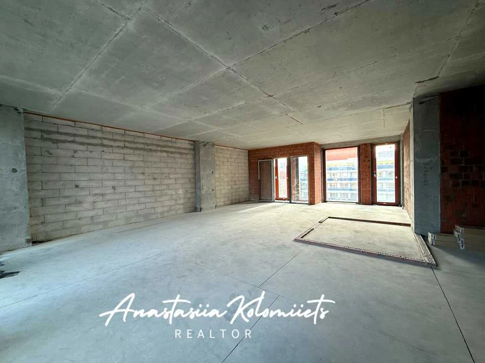 Apartment. 93-ya Cholnolyarskaya Brigada Street, Dnipro