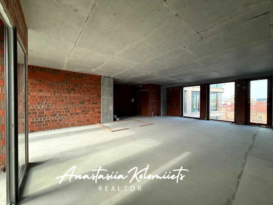 Apartment. 93-ya Cholnolyarskaya Brigada Street, Dnipro