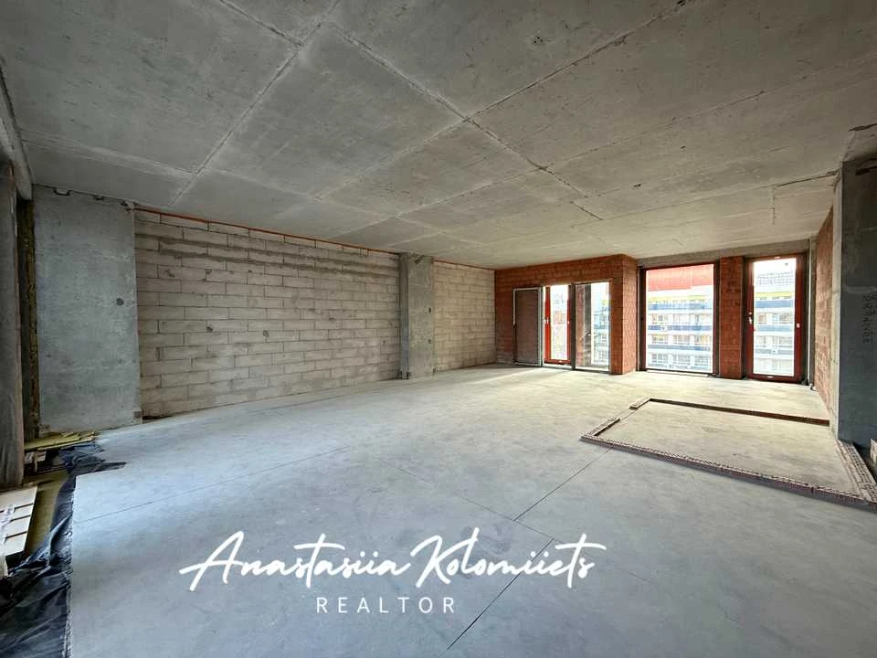 Apartment. 93-ya Cholnolyarskaya Brigada Street, Dnipro