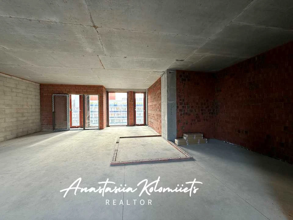 Apartment. 93-ya Cholnolyarskaya Brigada Street, Dnipro
