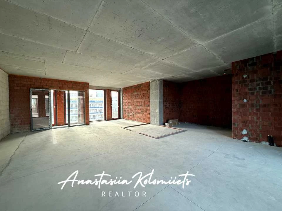 Apartment. 93-ya Cholnolyarskaya Brigada Street, Dnipro