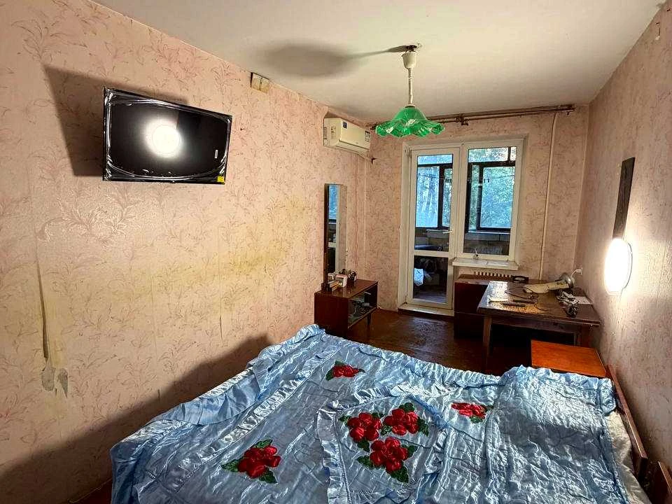 Apartment. Дніpro, Naberezhna Perevomohy st.