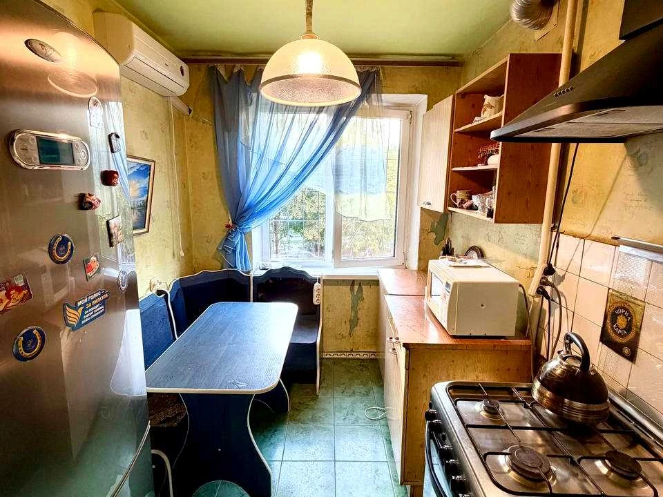 Apartment. Дніpro, Naberezhna Perevomohy st.