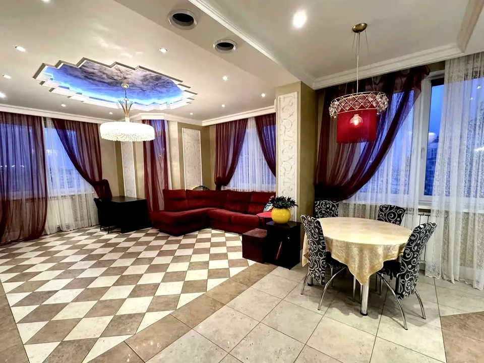 Apartment. Volodymyr Iasiuk Street, Kyiv