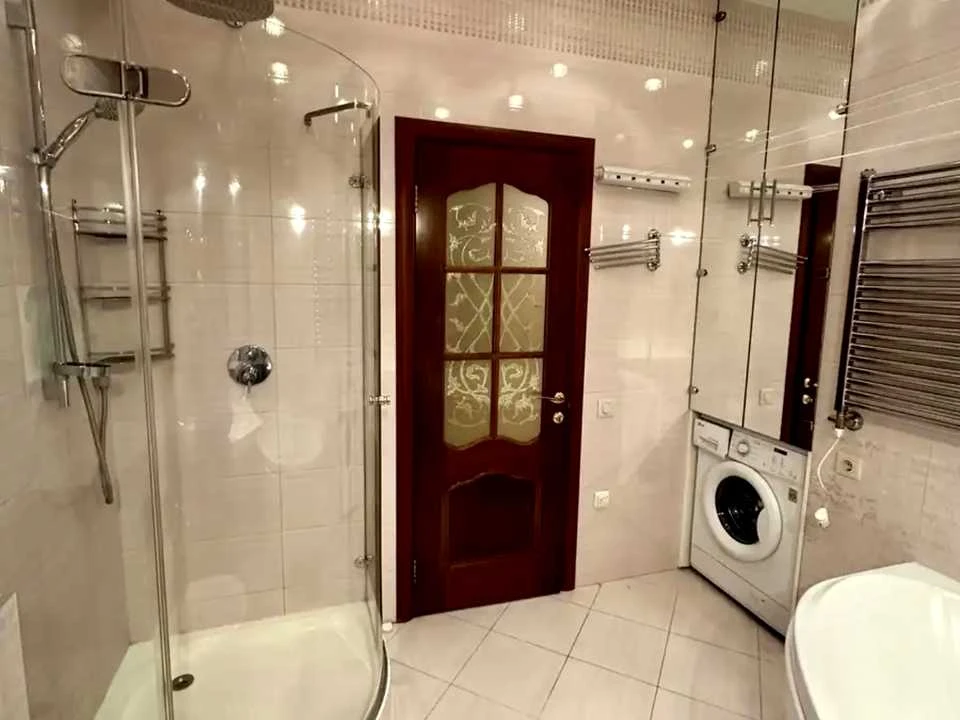 Apartment. Volodymyr Iasiuk Street, Kyiv