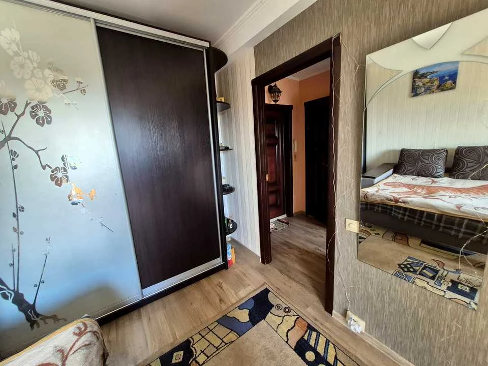 Apartment. Kyiv, Lesya Kurbasa Avenue.