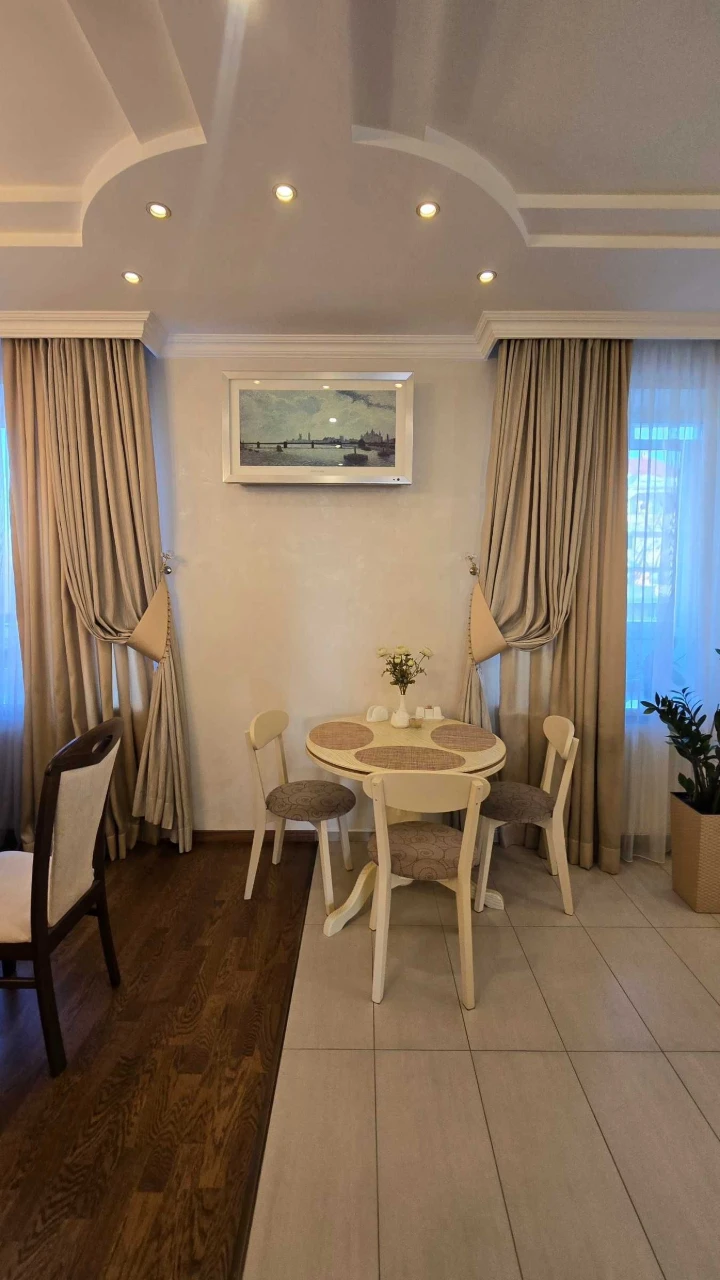 3-bedroom apartment on Ivan Franko Street
