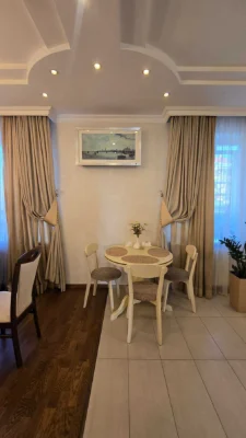 3-bedroom apartment on Ivan Franko Street