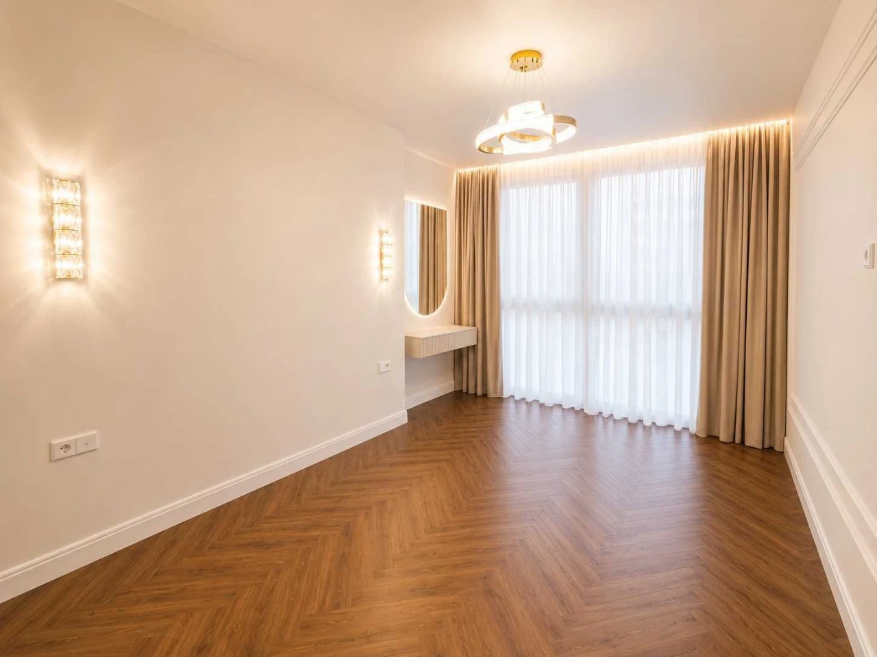 Sale of a 2-bedroom apartment in the Park Land complex