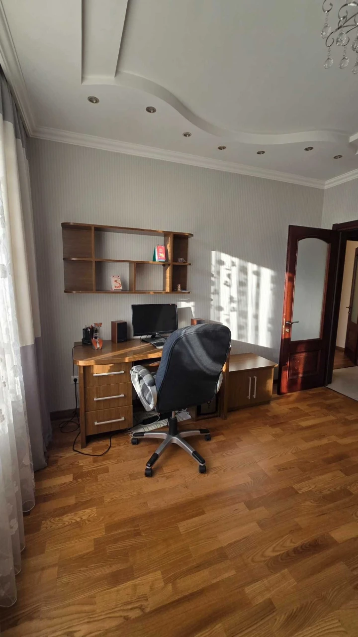 3-bedroom apartment on Ivan Franko Street