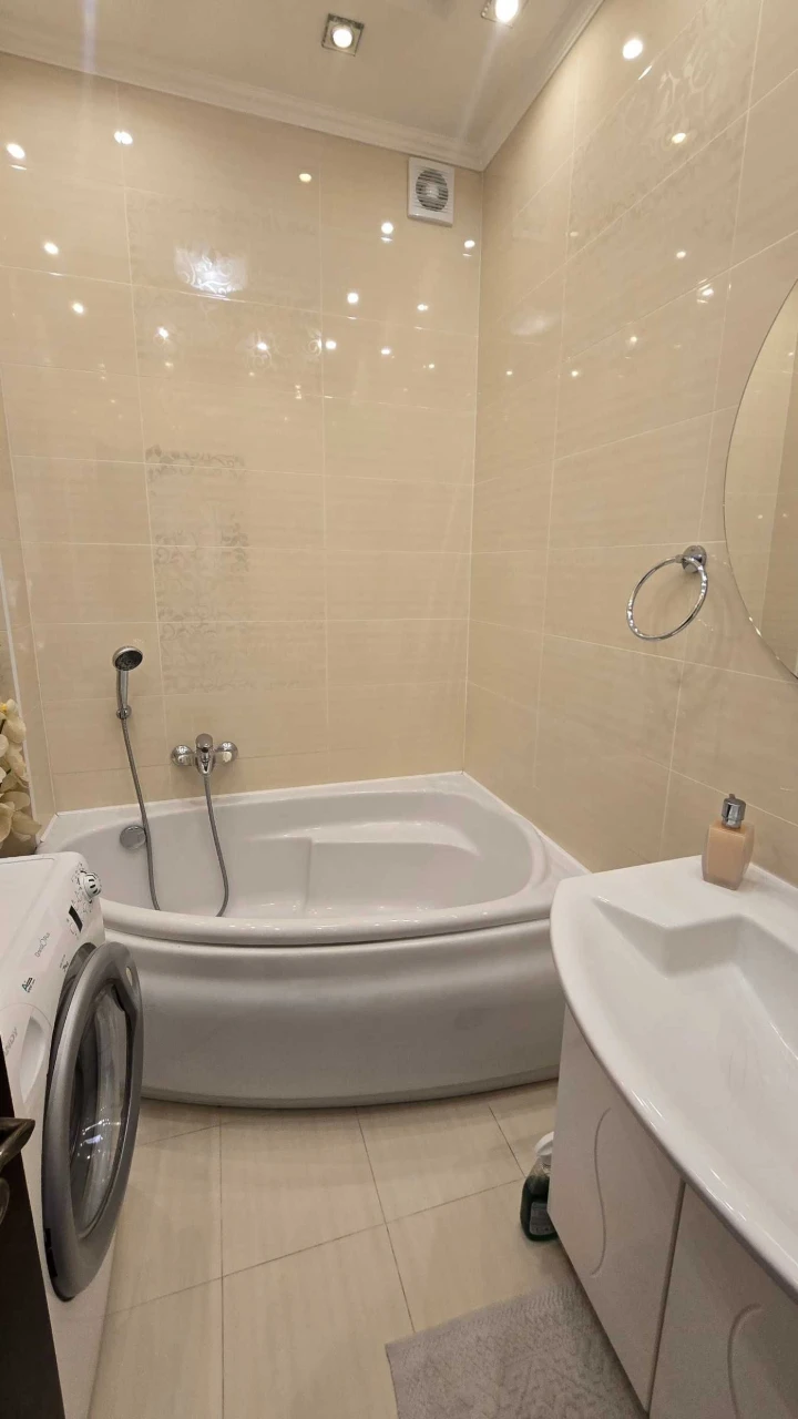 3-bedroom apartment on Ivan Franko Street