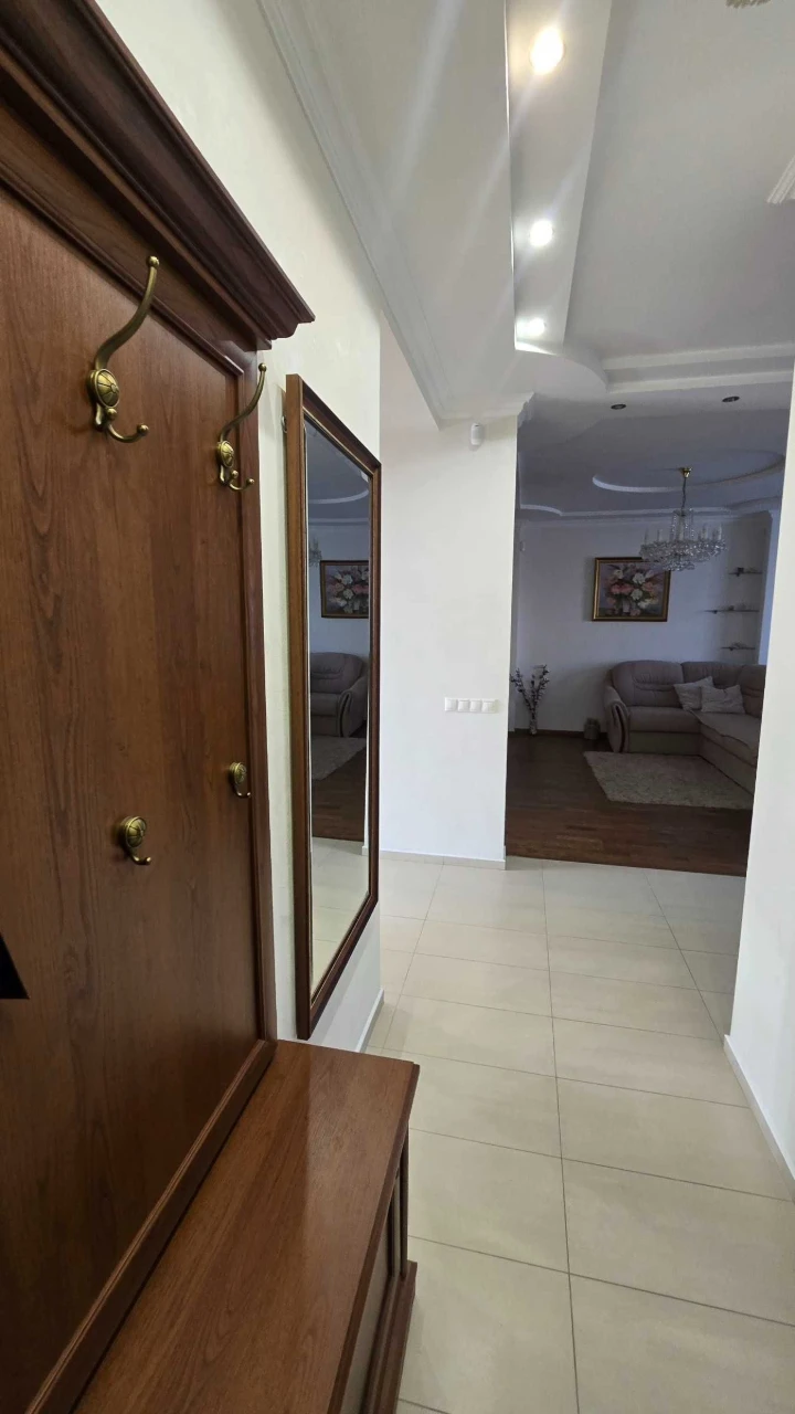 3-bedroom apartment on Ivan Franko Street