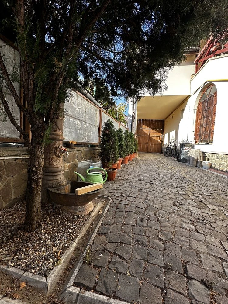 House for sale on Slavyanskaya Embankment