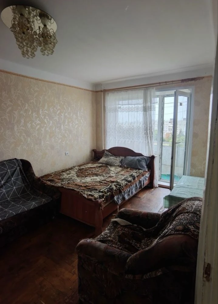 Sale of a 1-room apartment, Ювілейний Avenue, near the Свіжина store, near