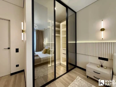 LAKE 2-bedroom designer renovation