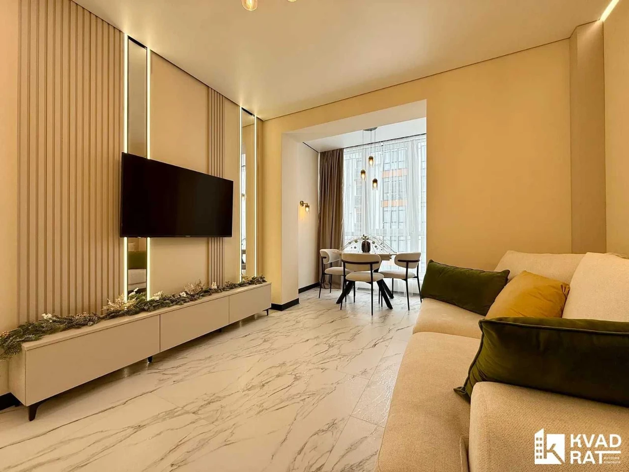 LAKE 2-bedroom designer renovation