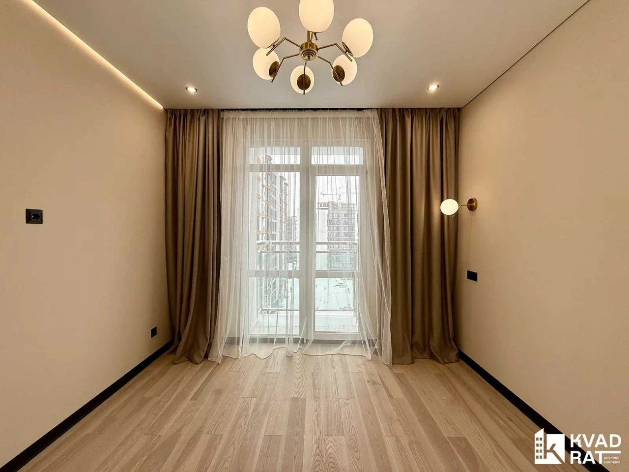 LAKE 2-bedroom designer renovation