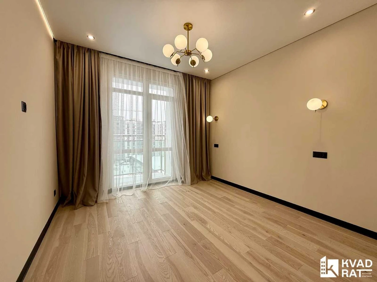 LAKE 2-bedroom designer renovation