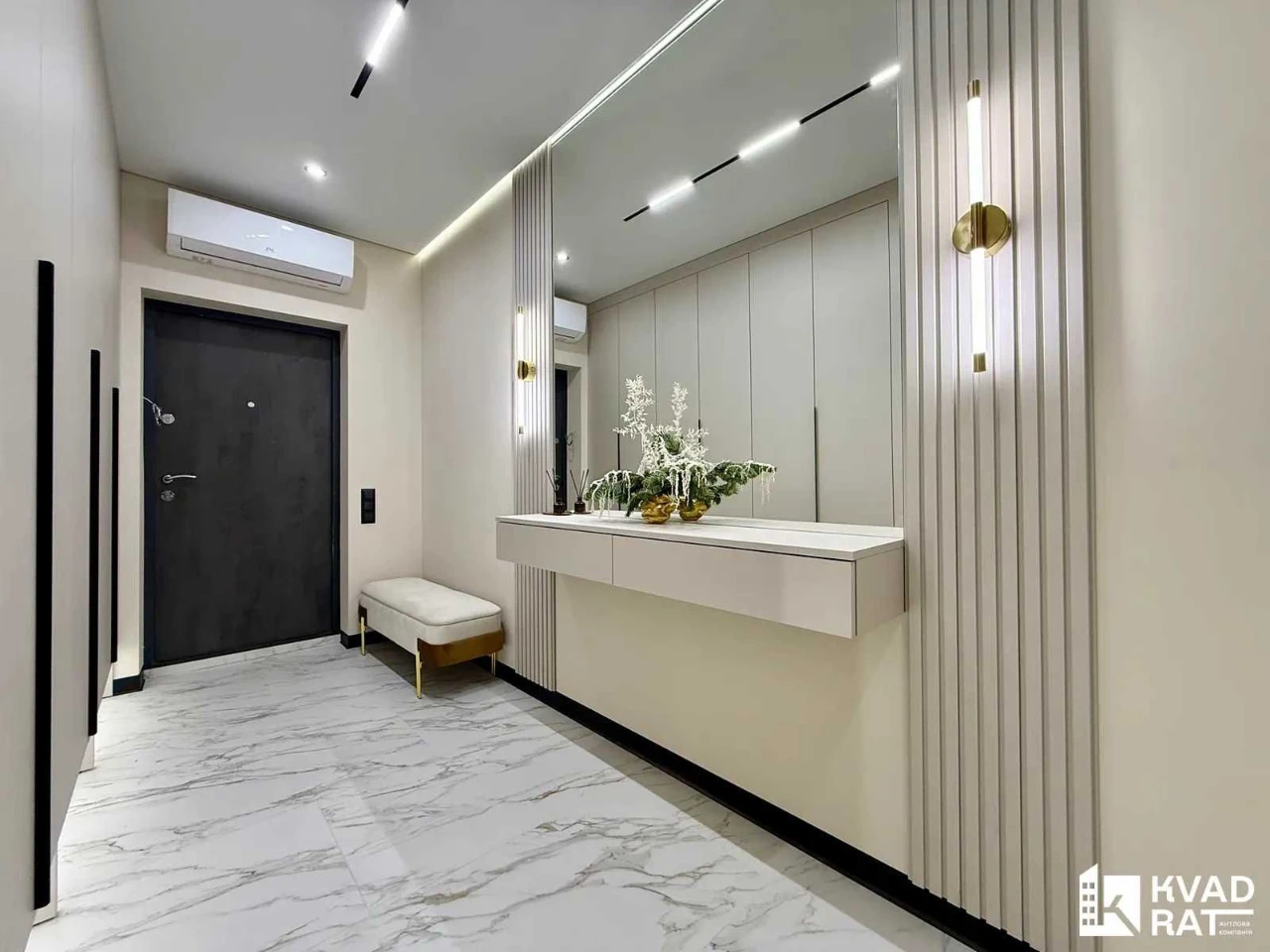 LAKE 2-bedroom designer renovation