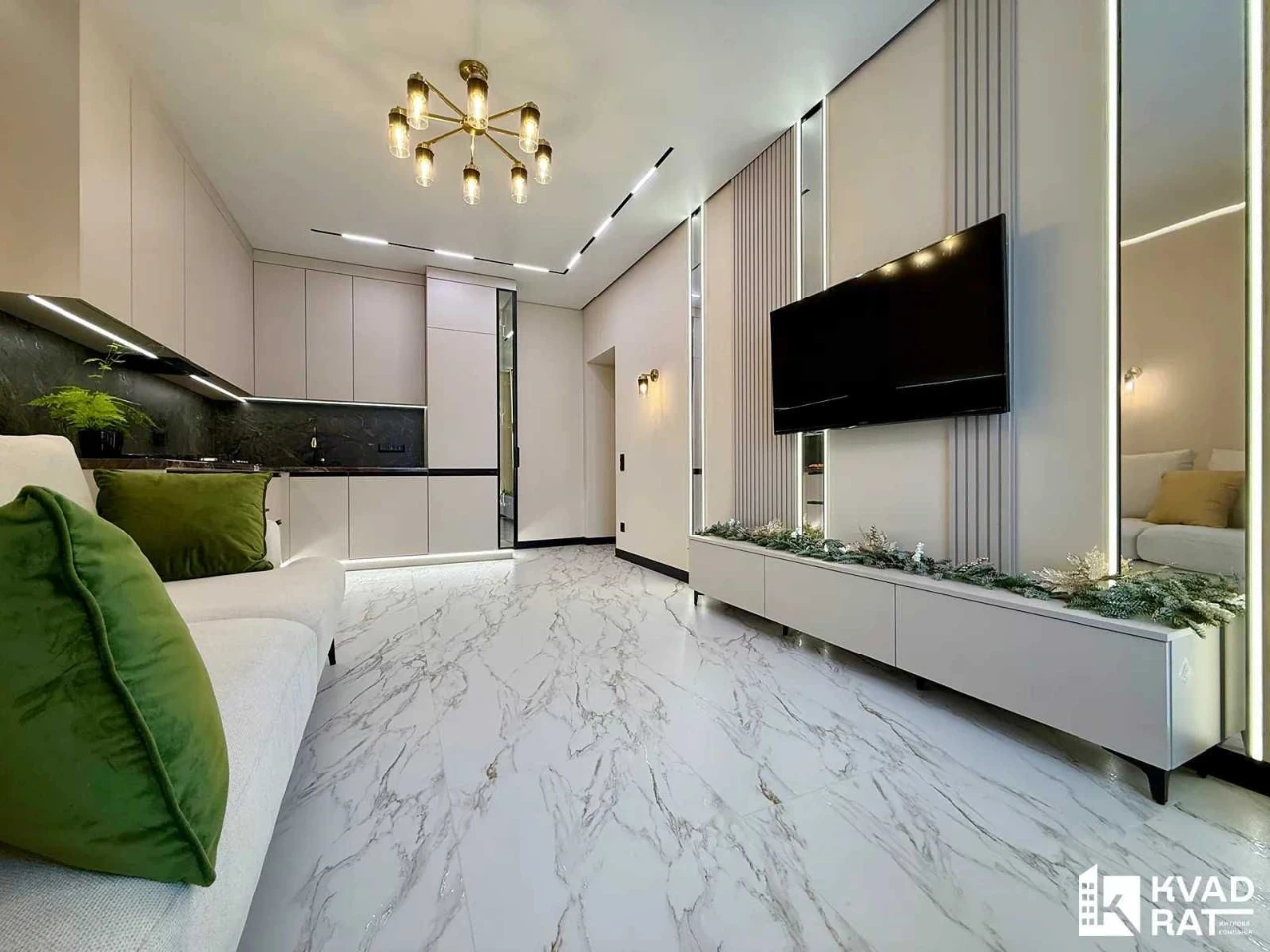 LAKE 2-bedroom designer renovation