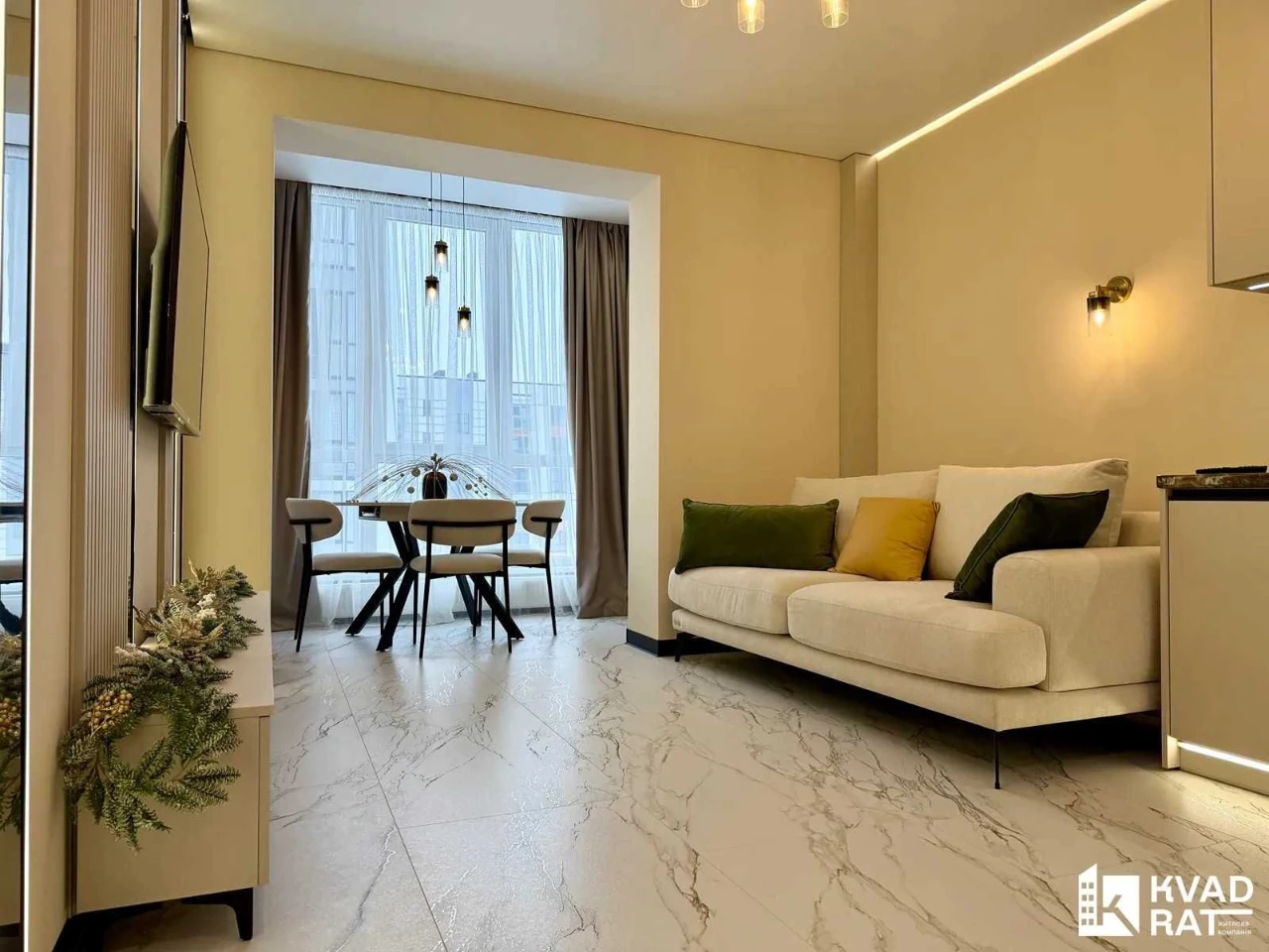 LAKE 2-bedroom designer renovation
