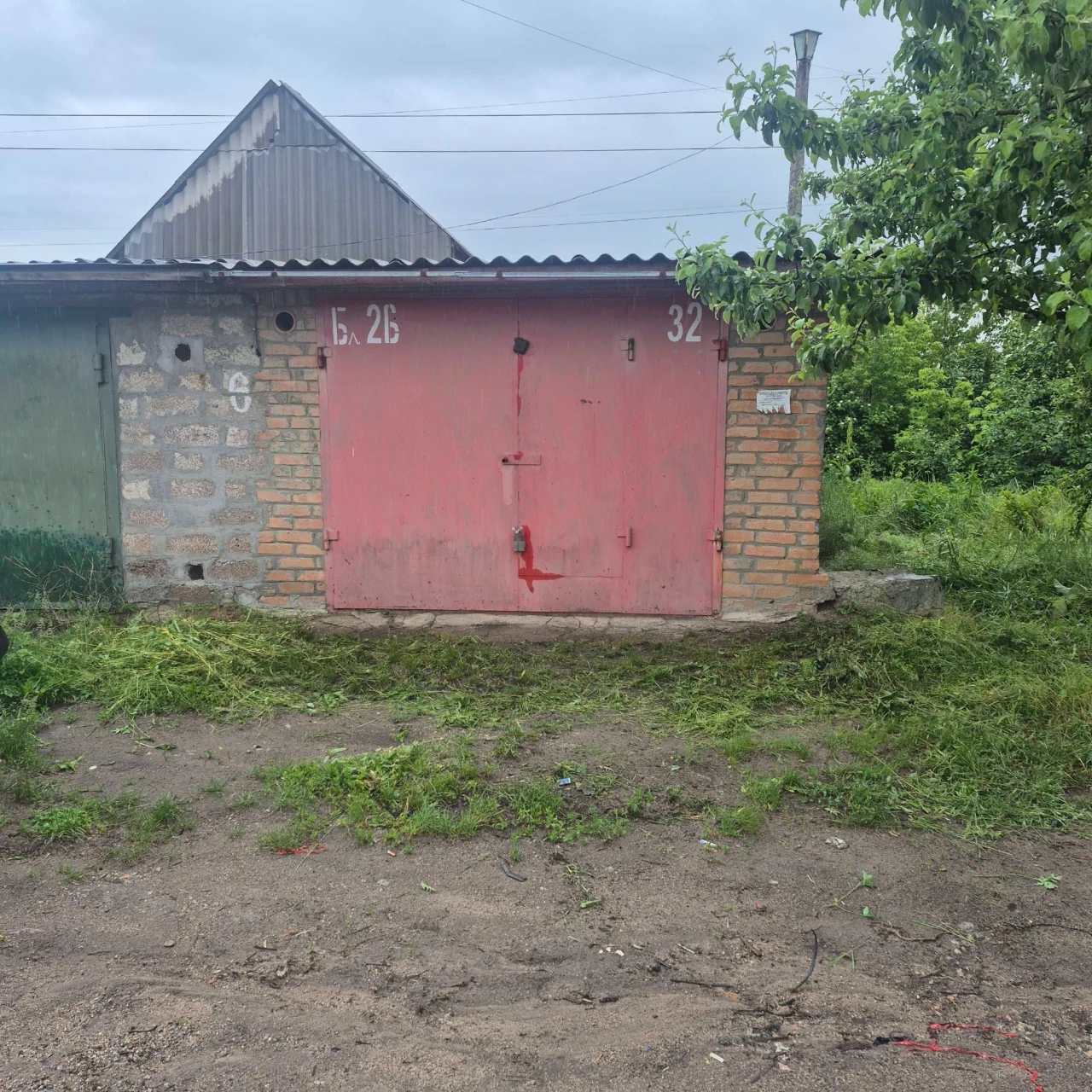 For sale: Brick garage