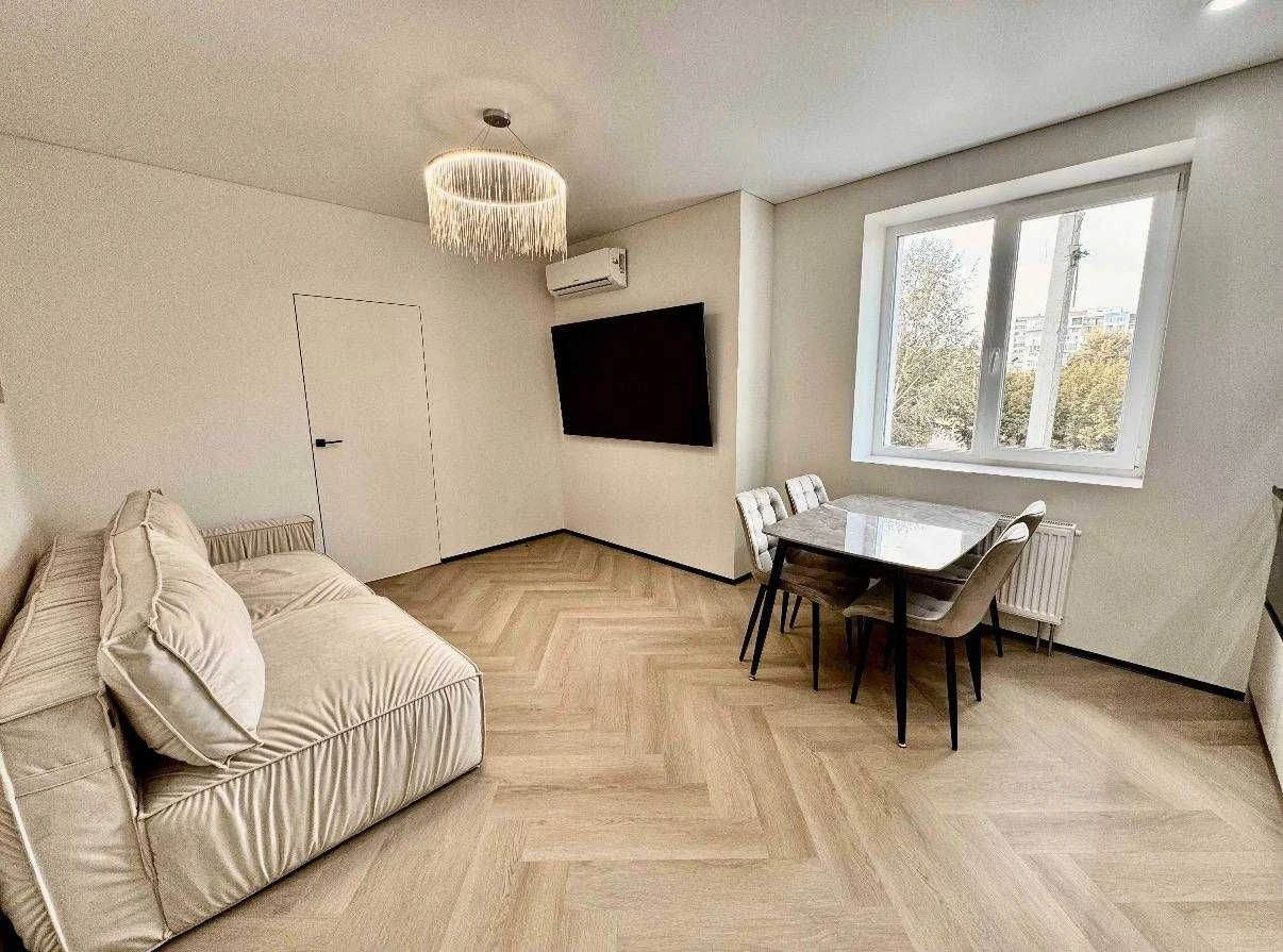 Levada Residence, For Sale STYLISH 2-room apartment in the CENTER! Metro Ga
