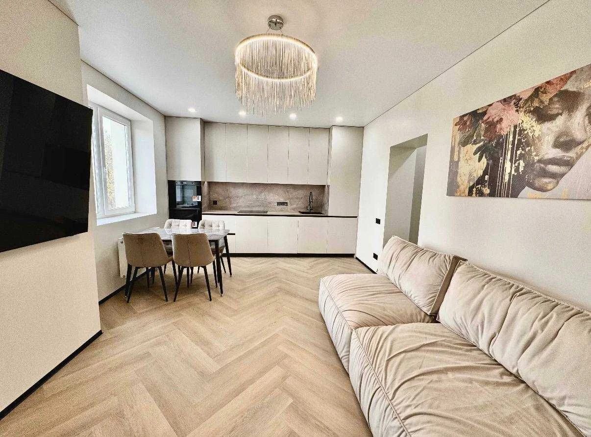 Levada Residence, For Sale STYLISH 2-room apartment in the CENTER! Metro Ga