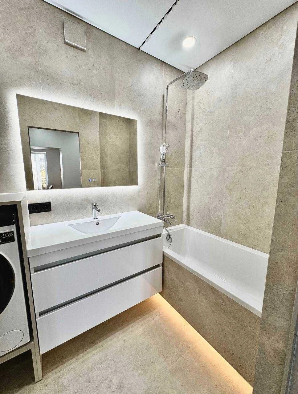 Levada Residence, For Sale STYLISH 2-room apartment in the CENTER! Metro Ga