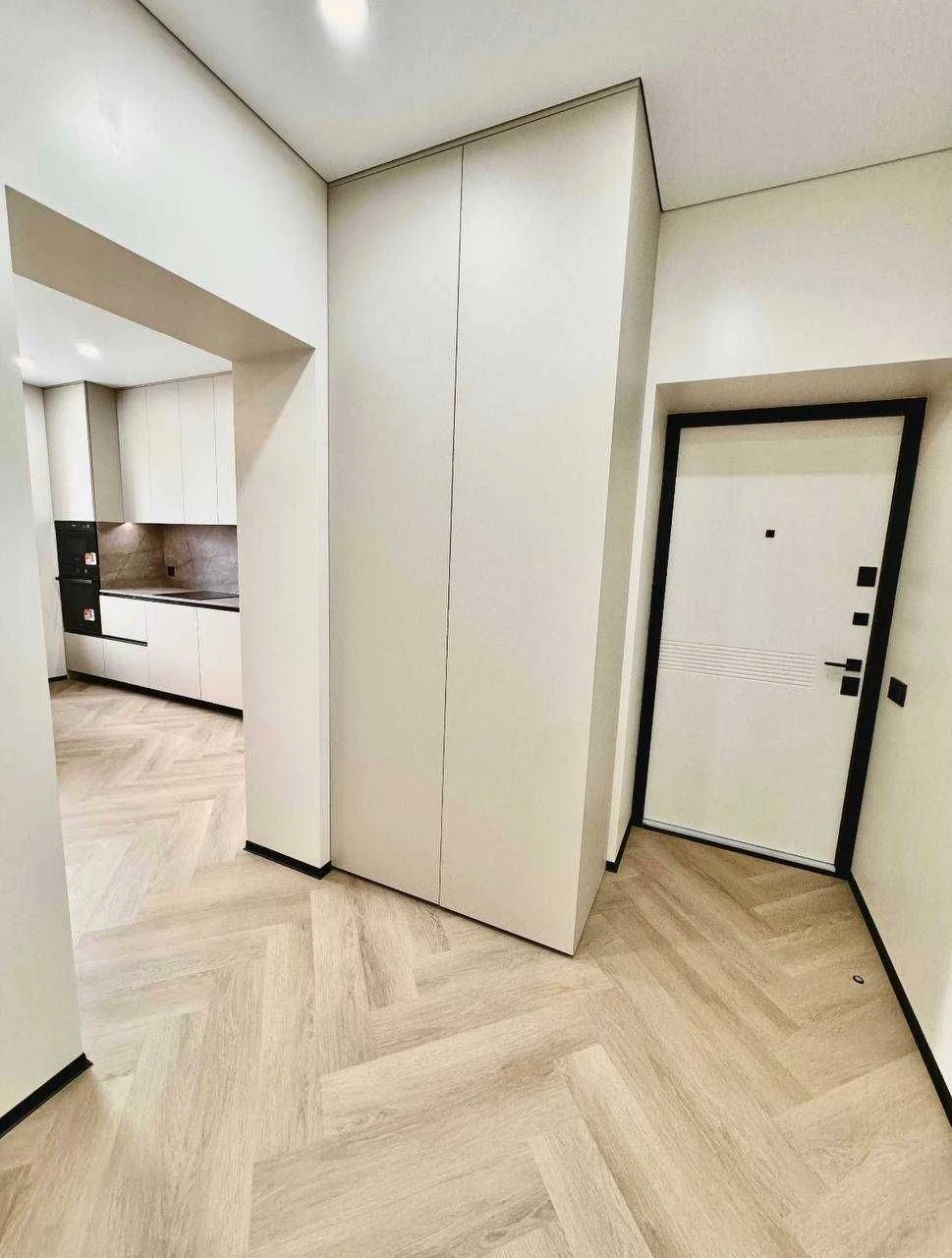 Levada Residence, For Sale STYLISH 2-room apartment in the CENTER! Metro Ga