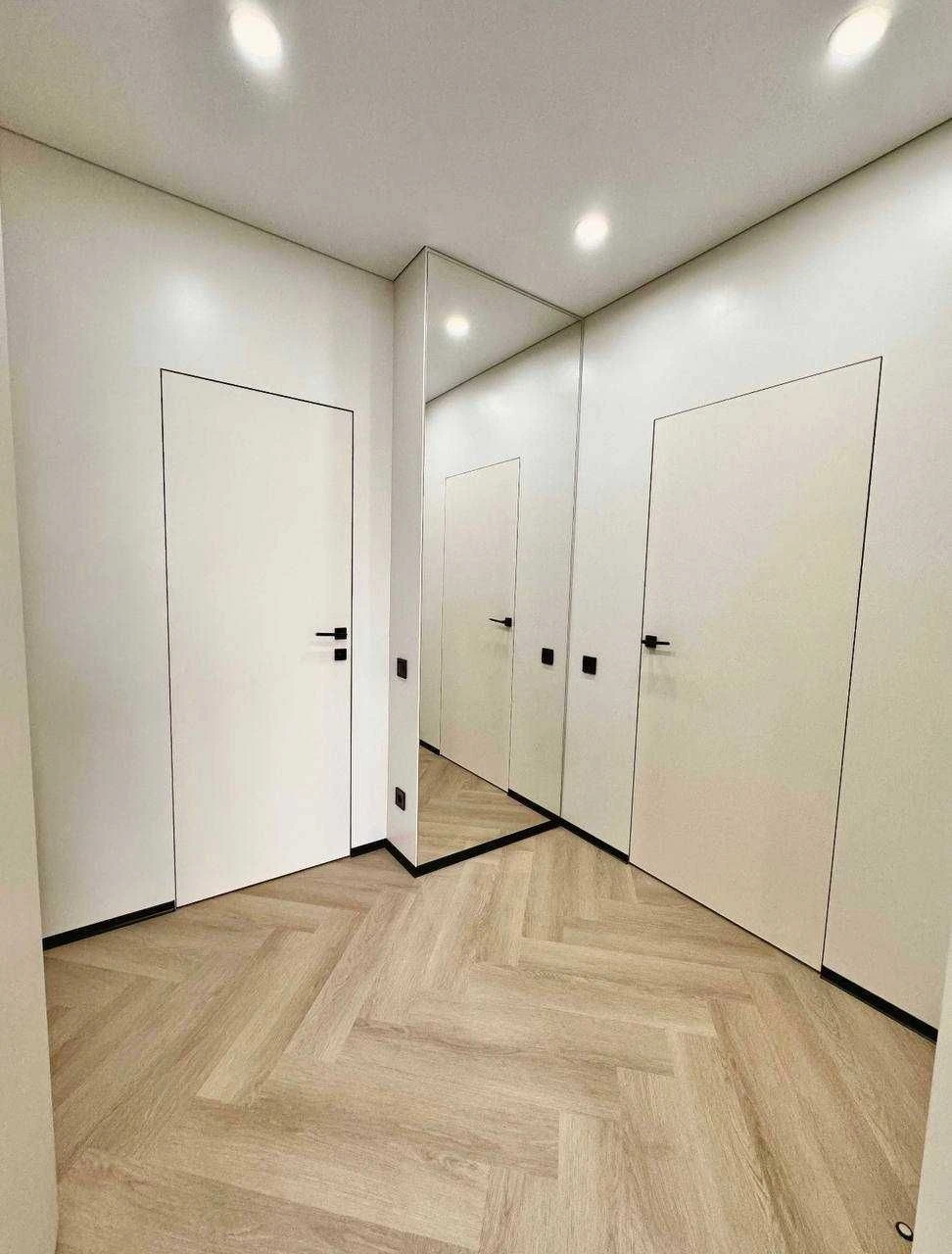 Levada Residence, For Sale STYLISH 2-room apartment in the CENTER! Metro Ga