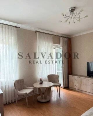 Продається 2-кімнатна квартира 56 м² з ремонтом, вул. Прохорівська